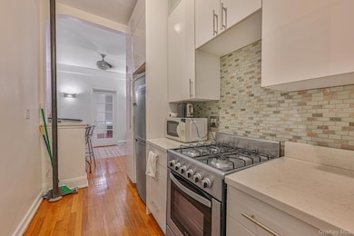 228 W 17th St unit 2b, New York, NY 10011 - photo 4
