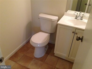 174 Riversedge Dr, Norristown, PA 19403 - photo 7