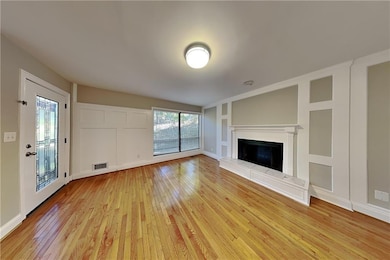 355 Elbe Dr, Alpharetta, GA 30022 - photo 3