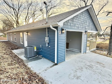 203 Mavis Ln, Maryville, TN 37804 - photo 5