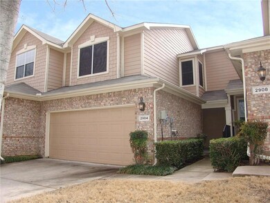 Townhome with 2 Bedrooms and a lot up sharing one 