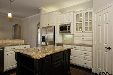 2030 2030 Stonegate Valley Dr, Tyler, TX 75703 - photo 7