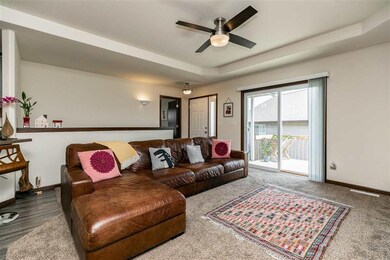 2109 Snapdragon Cir SW, Cedar Rapids, IA 52404 - photo 3