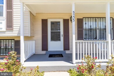 5203 Dartmoor Ct, Lanham, MD 20706 - photo 4