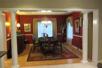 11 Danbury Ct, Londonderry, NH 03053 - photo 4