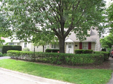 Front Right View of 1094 E. Dunedin Rd