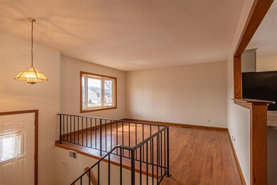 3514 Dunham Dr SW, Cedar Rapids, IA 52404 - photo 6