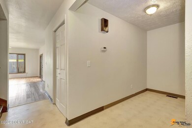 337 Krane Dr, Anchorage, AK 99504 - photo 3