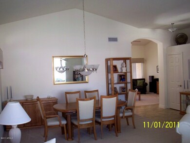 LIVING/DINING ROOM