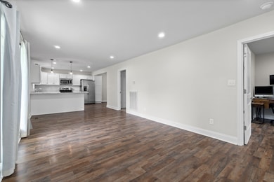 370 Rossview Rd, Clarksville, TN 37043 - photo 6