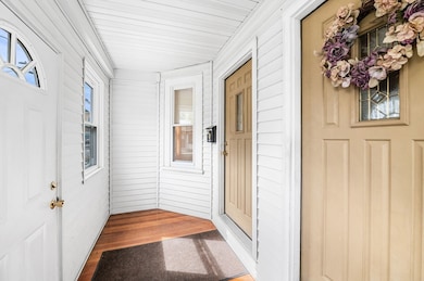 114 Cedar St, Somerville, MA 02144 - photo 2