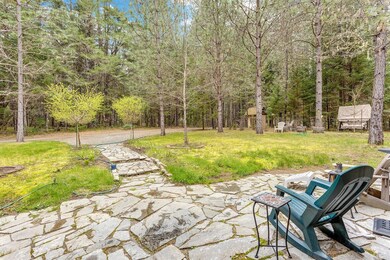 364 Bonnie Ln, Grants Pass, OR 97527 - photo 2