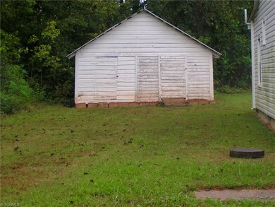 602 Playground Rd, Archdale, NC 27263 - photo 2