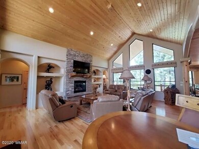 006_Living Room