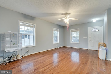 14640 Lufthansa Cir, Chantilly, VA 20151 - photo 5