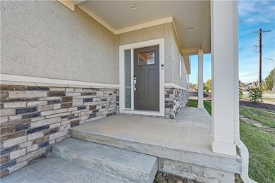 1095 N Findley St, Olathe, KS 66061 - photo 3