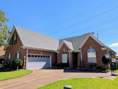 2644 Plum Creek Dr, Cordova, TN 38016 - photo 2