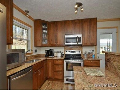 205 Meadow Woods Dr, Hendersonville, NC 28792 - photo 2