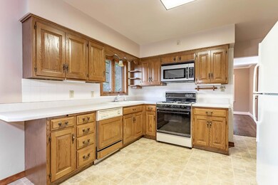 3039 Condit St, Highland, IN 46322 - photo 7