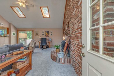 19 Sutton Place, Londonderry, NH 03053 - photo 3