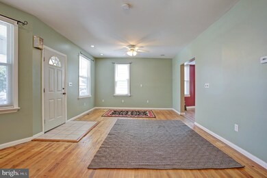 307 S Broad St, Myerstown, PA 17067 - photo 4