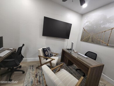 1 BR + Den - Den Office