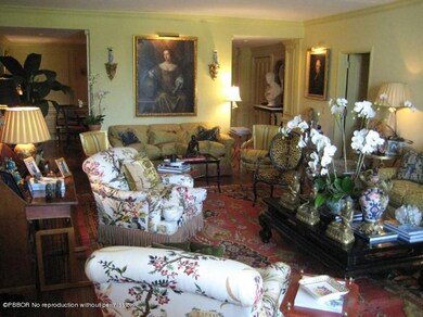 4 Living Room