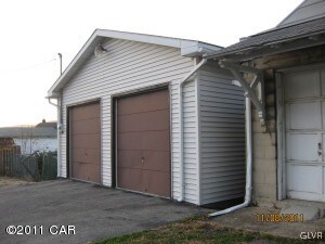 View of frt of garage