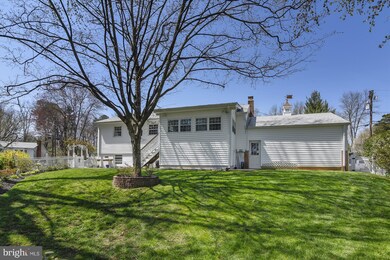 9536 Old Creek Dr, Fairfax, VA 22032 - photo 4