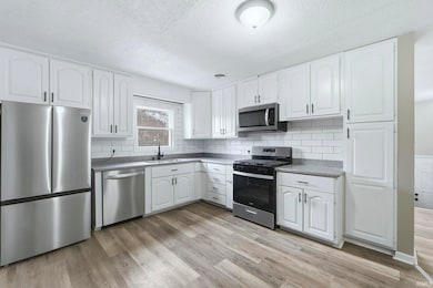 517 Springbrook Rd, Fort Wayne, IN 46825 - photo 7