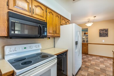 1239 Hillcrest Dr, Wayland, MI 49348 - photo 6