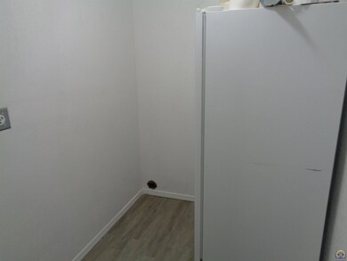 411 SE 33rd Terrace, Topeka, KS 66605 - photo 5