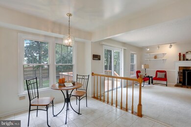 14804 Forsythia Terrace, Burtonsville, MD 20866 - photo 5