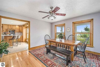 7868 E Longbranch Cir, Traverse City, MI 49684 - photo 5