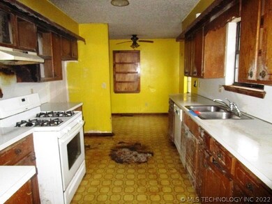 99896 S 4448 Rd, Gore, OK 74435 - photo 6