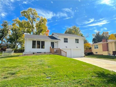 13015 Pennycross Rd, Lenexa, KS 66215 - photo 4