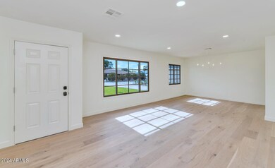 4014 E Turney Ave-large-003-016-4014 E T