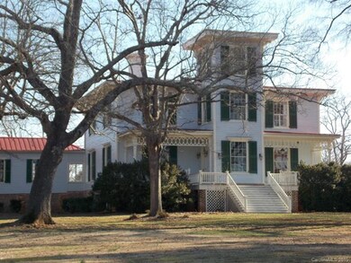 Minutes to historic Brattonsville where the movie 