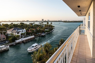 10140 W Bay Harbor Dr unit PH3, Bay Harbor Islands, FL 33154 - photo 7