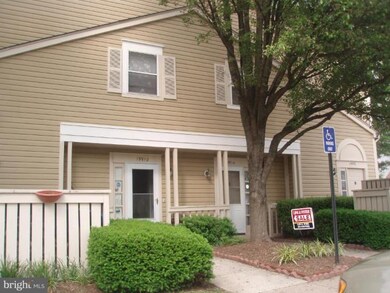 19912 Appledowre Cir, Germantown, MD 20876 - photo 2