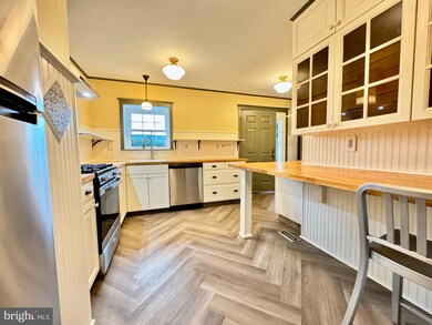 519 Waller Way, Norristown, PA 19403 - photo 4