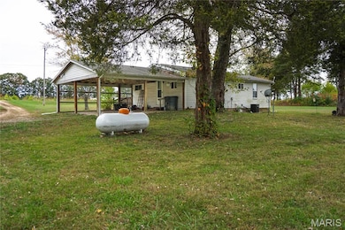19811 Vineyard Outer Rd, Saint James, MO 65559 - photo 2
