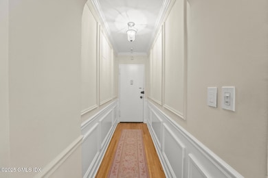 20 Church St Greenwich CT-large-015-015-