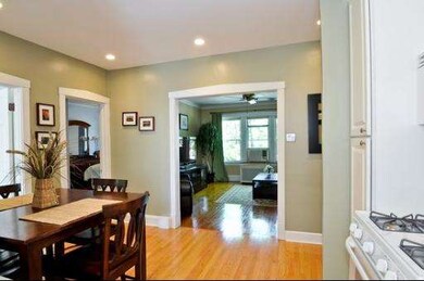 2051 W Ainslie St unit 2W, Chicago, IL 60625 - photo 5