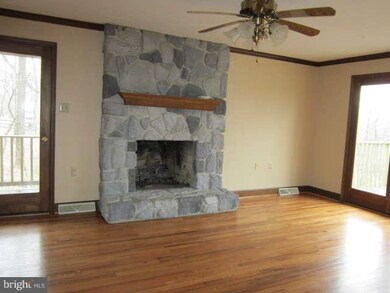 1143 Apple Pie Ridge Rd, Winchester, VA 22603 - photo 4