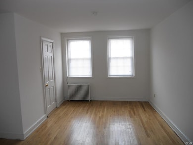 79 W Market St unit Aprtment F, Bethlehem, PA 18018 - photo 3