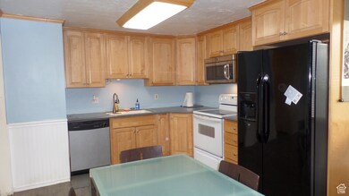 1053 E 10600 S, Sandy, UT 84094 - photo 4