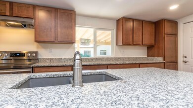 3249 E Sunnyside Ln-15