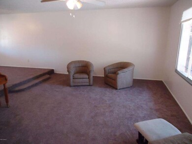 4719 S Grandview Ave Living Room