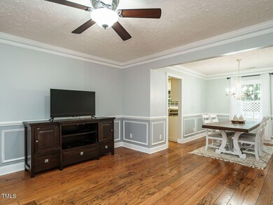 007-1280x960-living-room